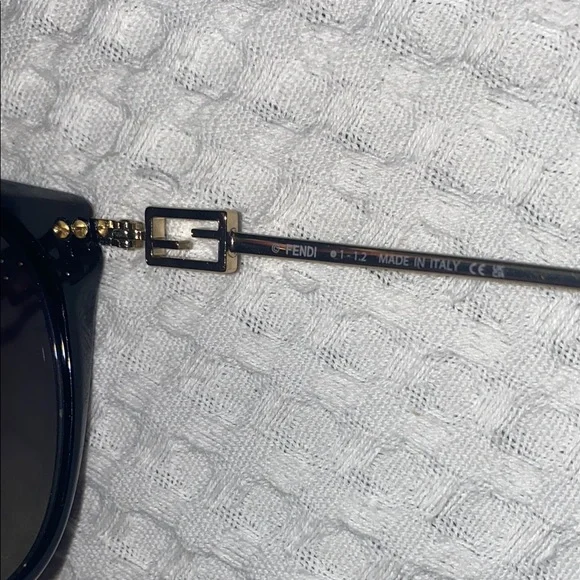 Fendi Chic Black Cat-Eye Sunglasses - Picture 3 of 4